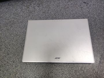 01-200623387: Acer 15" i3 n300 / ram8 /ssd512 /uhd graphics