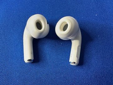 01-200797704: Apple airpods pro 2nd generation