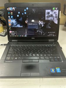 Dell 14/core i3 4010u ddr3/4gb ddr3/hdd 300 gb/ssd *відсутній/*інтегрована