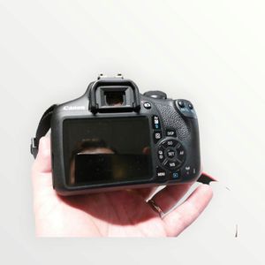 Б/у Фотоаппарат Canon eos 2000d kit ef-s 18-55mm f/3.5-5.6 iii 01-200803970