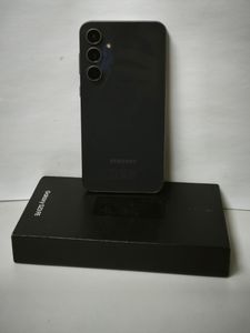 Б/в Мобільний телефон Samsung galaxy s23 fe sm-s711b 8/256gb 01-200855813