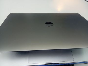 Б/в Ноутбук Apple macbook pro a1707/екр. 15.4 core i7 2,9ghz/ ram16gb/ ssd512gb/intel hd graphics 630/touch bar 01-200898870
