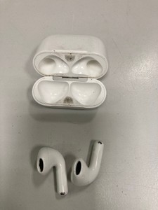 Б/в Навушники Apple airpods 4 with active noise cancellation 01-201045250