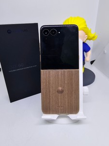 Б/в Мобільний телефон Motorola razr 60 ultra 16/512gb 01-201057652