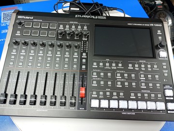 Б/в Мікшерний пульт Roland vr-120hd 01-200800299