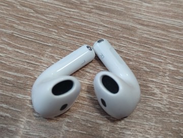 Б/в Навушники Apple airpods 4 01-201098108