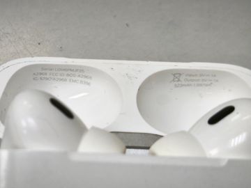 Б/в Навушники Apple airpods pro 2nd generation with magsafe charging case usb-c 01-200801424