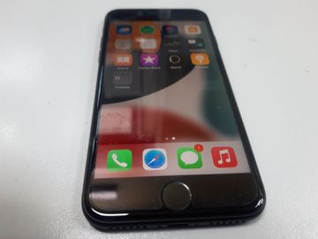Б/в Мобільний телефон Apple iphone 7 32gb 01-200820133