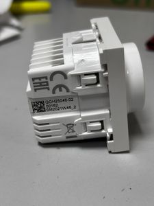 Б/у Поворотный светорегулятор Schneider Electric nu351418 01-200850996
