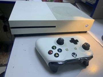 Б/у Игровая приставка Microsoft xbox one s 1tb 01-200854500