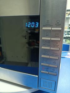 Б/в Мікрохвильова піч Samsung ge88sut 01-200907628