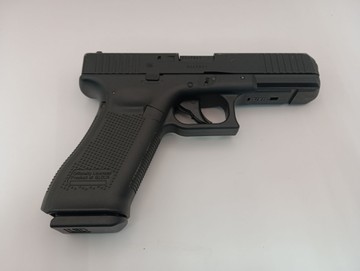 Б/у Пневматический пистолет Umarex glock 17 gen5, blowback, bb 4,5 мм 01-200927024