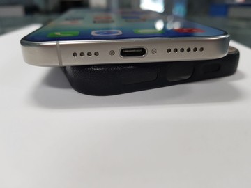 Б/в Мобільний телефон Apple iphone 16 pro max 256gb 01-201086680
