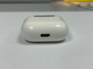 Б/в Навушники Apple airpods 4 01-201126681
