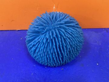 16-000229159: Yoi Toys pufferball