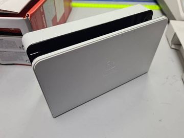 01-200376599: Nintendo switch oled