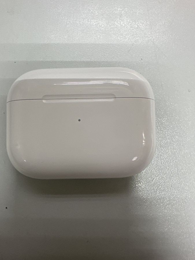 airpods pro 2nd generation with magsafe charging case usb-c