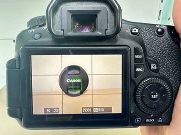 01-200611738: Canon eos 60d +ef-s 17-55mm f/2,8 is usm