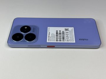 Б/в Мобільний телефон Zte nubia v60 design 6/256gb 01-200637434