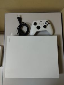 01-200740062: Microsoft xbox one x 1tb