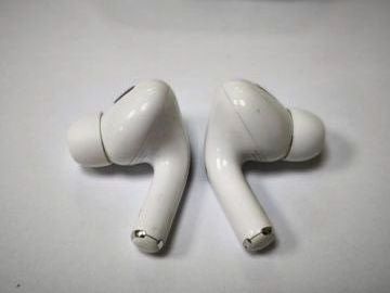 01-200795684: Apple airpods pro 2nd generation with magsafe charging case usb-c