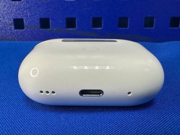 01-200797704: Apple airpods pro 2nd generation