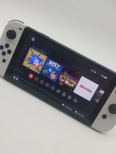 Б/у Игровая приставка Nintendo switch oled 01-200810477