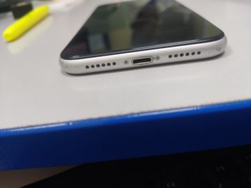 Б/в Мобільний телефон Apple iphone xr 64gb 01-200836435