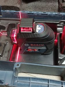 Б/в Лазерний нівелір Bosch gll 3-80 professional 01-200846410