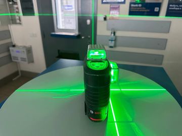 Б/у Лазерный нивелир Bosch gll 3-80 cg professional 01-200850985