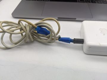 Б/в Ноутбук Apple a1708 /macbook pro 13,3" core i5 2,3ghz/ram8gb/ssd128gb/intel iris plus graphics 640 01-200803404