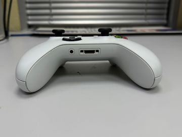 Б/в Ігровий джойстик Microsoft xbox wireless controller 1708 01-200876757