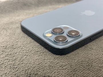 Б/в Мобільний телефон Apple iphone 12 pro 256gb 01-200894144