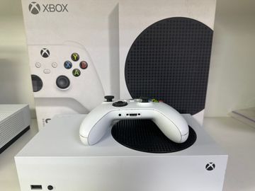 Б/у Игровая приставка Microsoft xbox series s 512gb 01-200902837