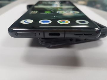 Б/у Мобільний телефон Oneplus 12 12/256gb 01-200839236