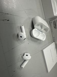 Б/в Навушники Apple airpods 4 01-200923788