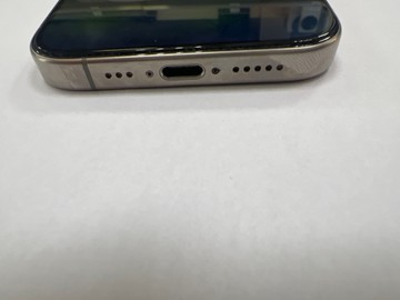Б/в Мобільний телефон Apple iphone 15 pro 256gb 01-200947332