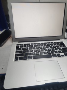Б/в Ноутбук Apple macbook air a1466 2017 13,3" core i5 1,8ghz/ram8gb/ssd256gb/intel hd graphics 6000 01-200991678