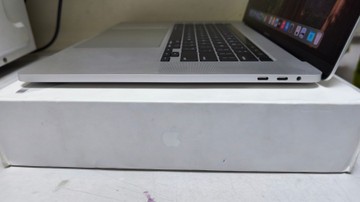 Б/в Ноутбук Apple macbook pro 16" 2019 a2141 core i7 2,6ghz/ram16gb/ssd512gb/amd radeon pro 5300m 4gb 01-201007624