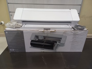 Silhouette cameo 4 plus