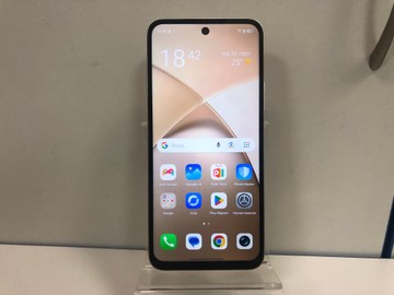 Б/у Мобільний телефон Infinix smart 10 4/128gb 01-201095635