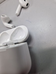 Б/в Навушники Apple airpods 4 01-201115084