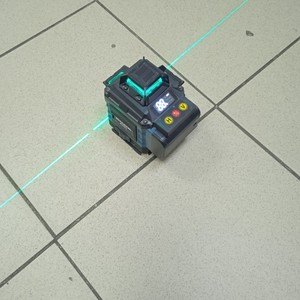 Б/у Лазерный нивелир Hilda 4d laser level 01-201150111