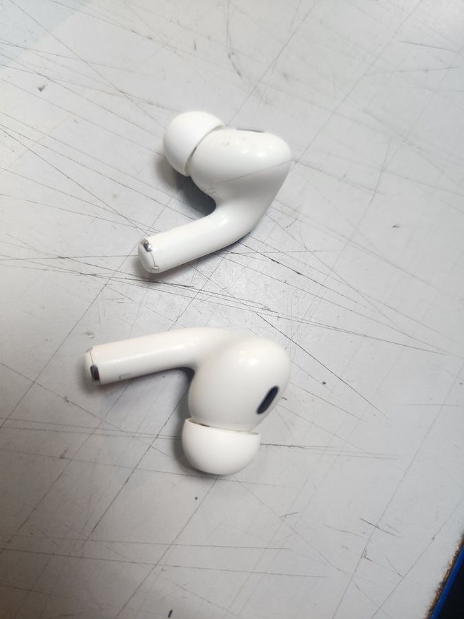 airpods pro 2nd generation with magsafe charging case usb-c