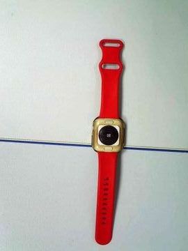 01-200621095: Apple watch se 2 gps 40mm starlight aluminum case with starlight sport