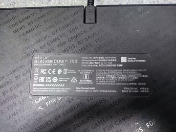 01-200632617: Razer blackwidow v4 75%