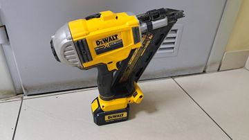 Б/в Нейлер акумуляторний Dewalt dcn692 акб 3ah зп 01-200843660