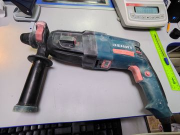 Б/в Перфоратор Зенит зп-1100 01-200866002