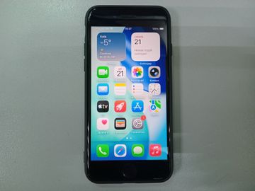 Б/в Мобільний телефон Apple iphone se 2020 64gb 01-200880839