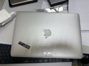 Б/у Ноутбук Apple macbook air a1466 2017 13,3" core i5 1,8ghz/ram8gb/ssd256gb/intel hd graphics 6000 01-200944171